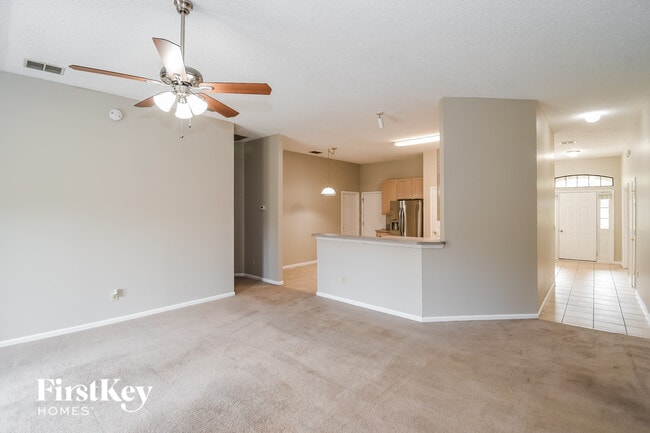 Foto del edificio - 561 Sparrow Branch Cir