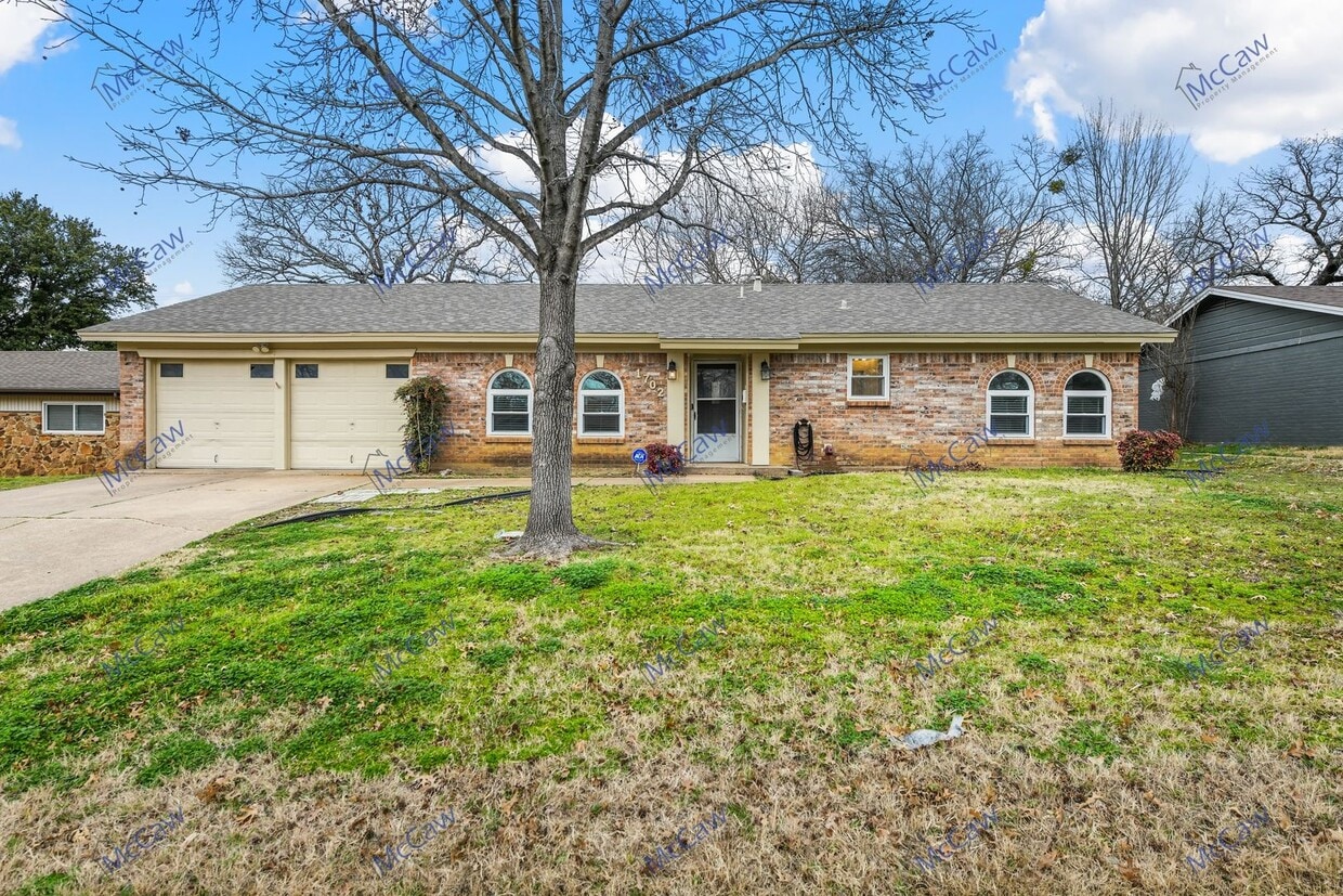Primary Photo - Freshly Remodeled 3-bed 2-bath Home in Eul...