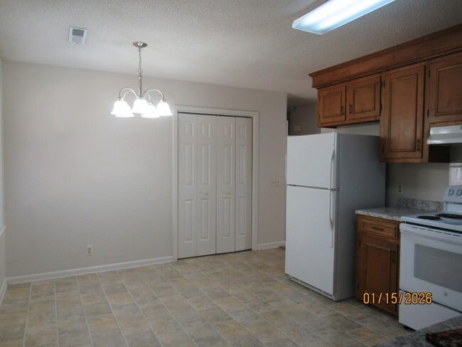 Building Photo - 174 Gertrude Dr