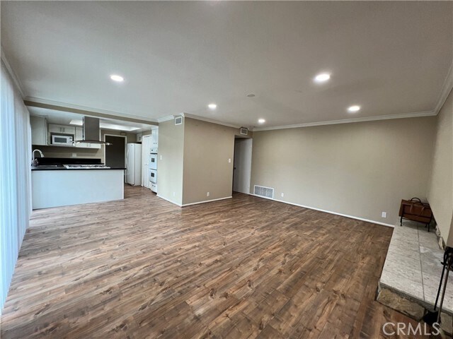 Foto del edificio - 8191 Whitburn Cir