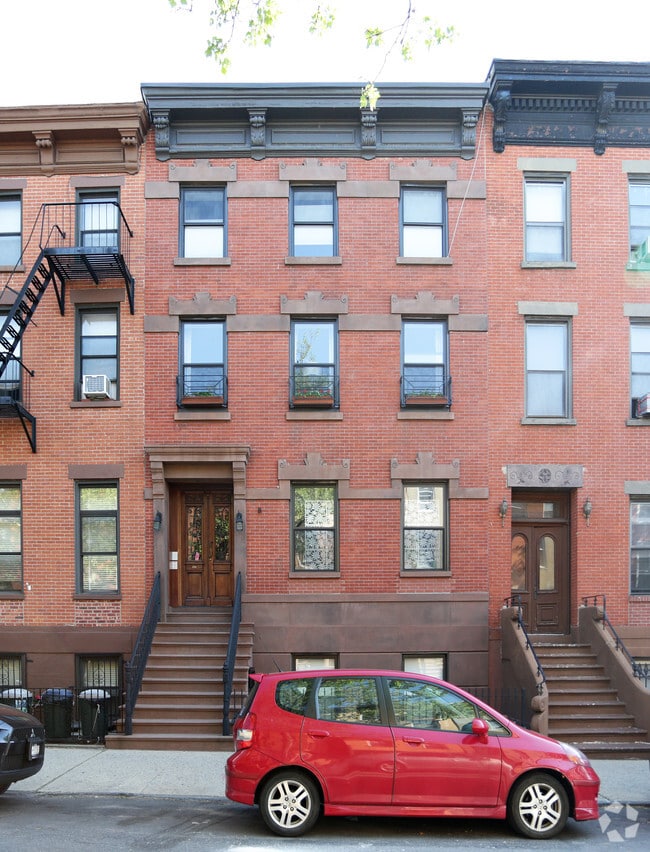 Primary Photo - 339 Union St