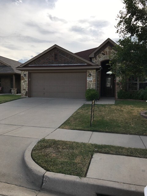 Foto principal - Fort Worth Side of Granbury - Gemstone Est...