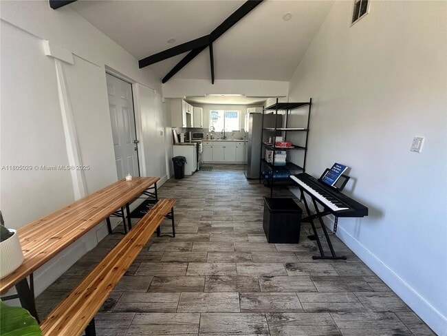Foto del edificio - 2275 NW 30th St