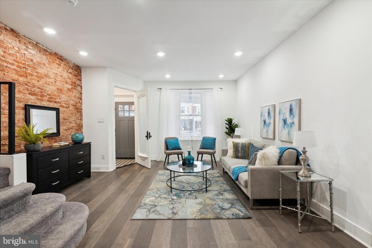 Foto principal - 5531 Whitby Ave