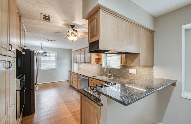 Foto del edificio - 5710 Verdome Ln