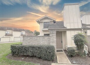 Building Photo - 13611 Garden Grove Ct