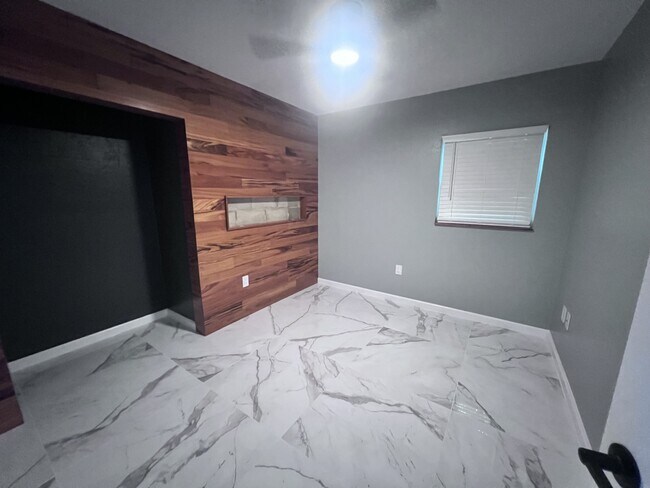 Foto del edificio - 3320 NW 24th Ave