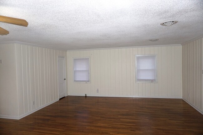 Building Photo - 600 Fayette Ave