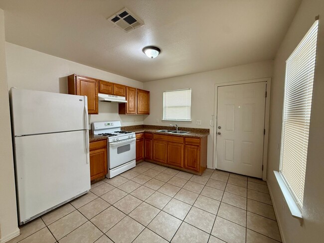 Building Photo - 192 Rio Rd