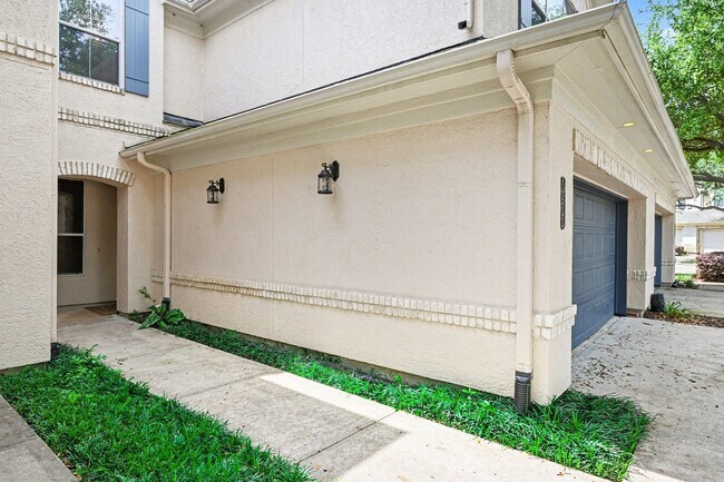 Foto del edificio - 4327 Lake Walk Ct