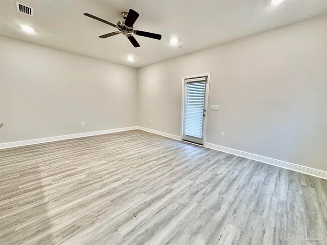 Building Photo - 8630 Meadow Flower Ln