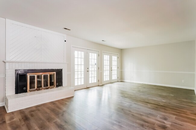 Foto del edificio - 6413 Andsley Dr