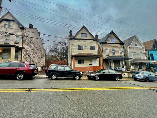 Photo - 2903 Stayton St Apartment