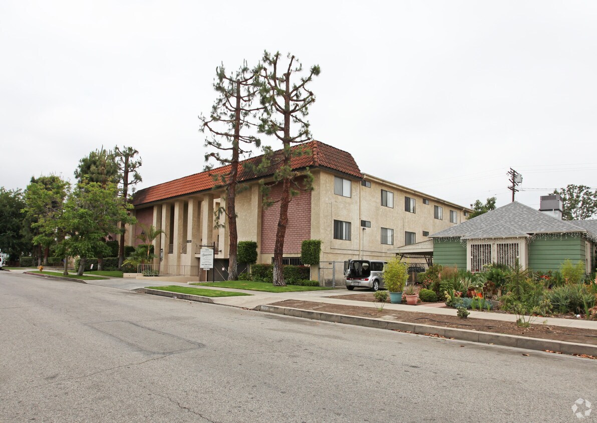 Primary Photo - Agnes Apartments