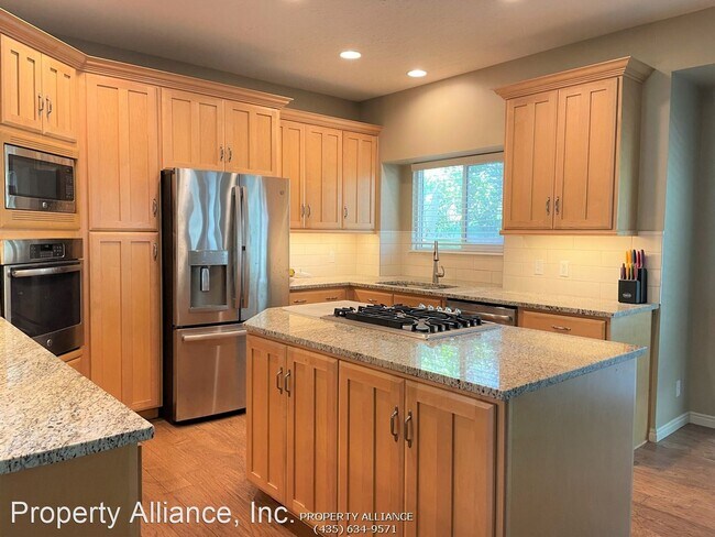 Building Photo - 3 br, 2.5 bath House - 1627 W. Fort Road