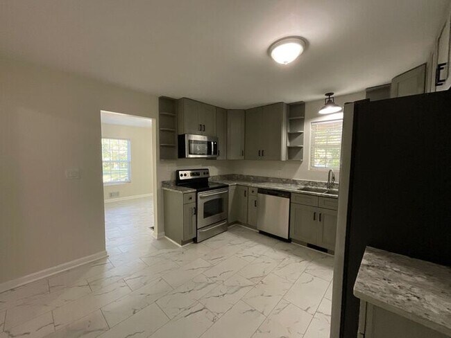 Foto del edificio - 728 Gary Rd NW