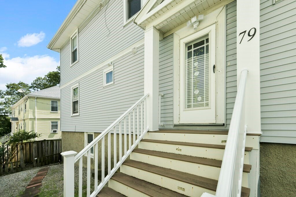 Foto principal - 79 Charlesbank Rd