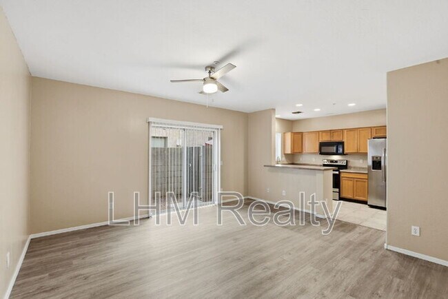 Foto del edificio - 15818 N 25th St