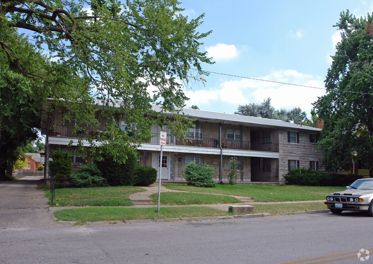 1215 Elm St, Springfield, MO 65802 Apartments in Springfield, MO