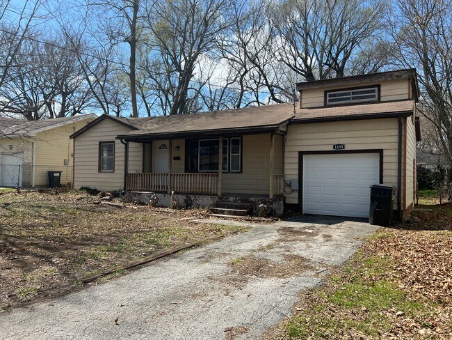 Building Photo - Updated 3 bed/1 bath, 1130 sq ft home! 183...