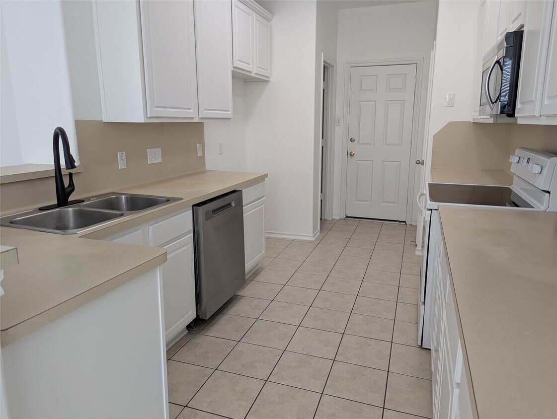Foto del edificio - 16515 Beckland Ln