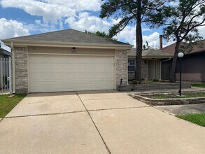 Building Photo - 6618 Briar Terrace Dr