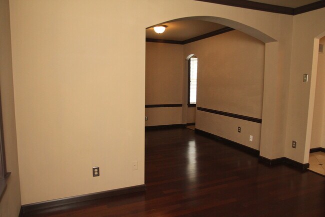 Building Photo - 7746 Delmar Blvd