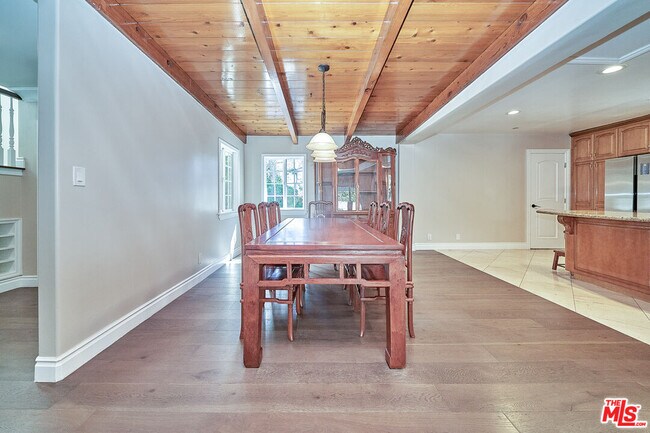 Foto del edificio - 4736 Rosemont Ave