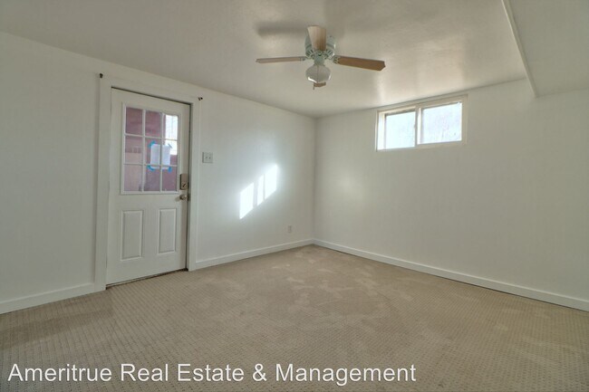 Building Photo - 980 S 400 E