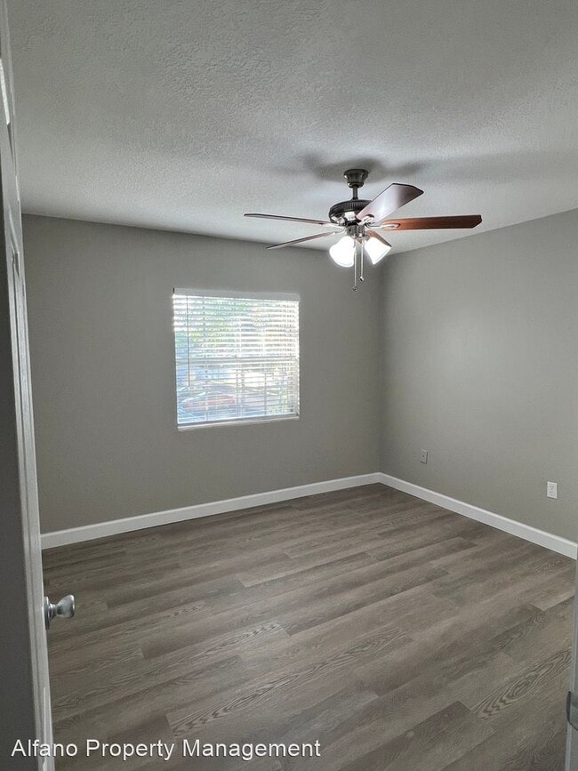Building Photo - 2 br, 1 bath House - 562 Flemming Way Unit...