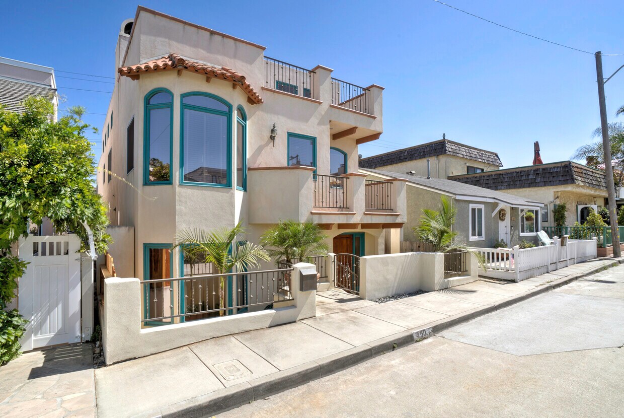Photo - 450 31st St (Hermosa Beach, CA)