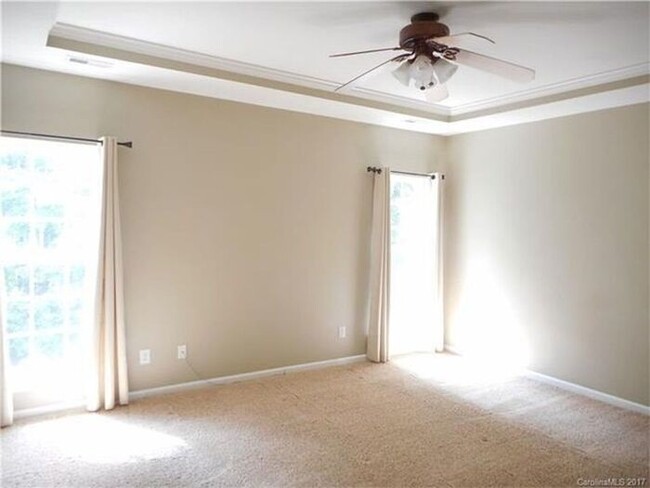 Building Photo - 207 Whitegrove Dr