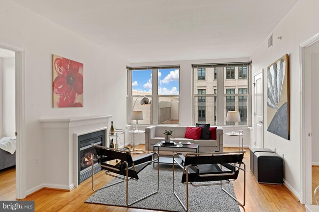 Building Photo - 715 6th St NW