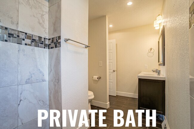 Foto del edificio - 10490 W Dakota Ave