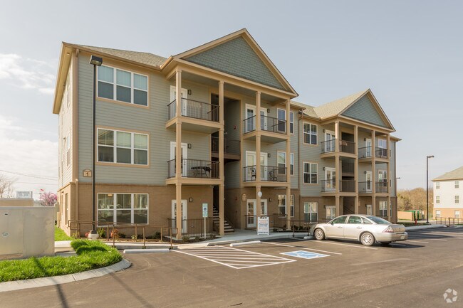 Building Photo - Madison Crest Apartment Homes