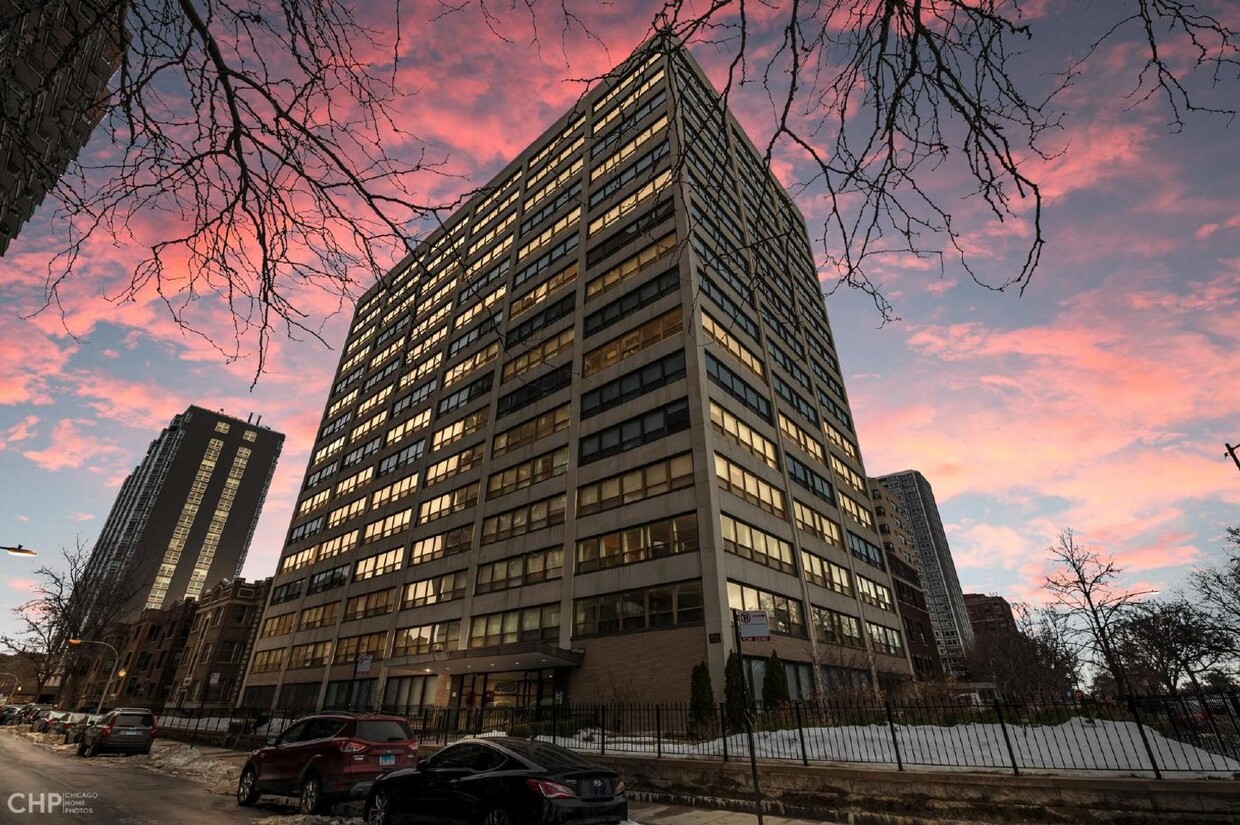 Foto principal - 4180 N Marine Dr