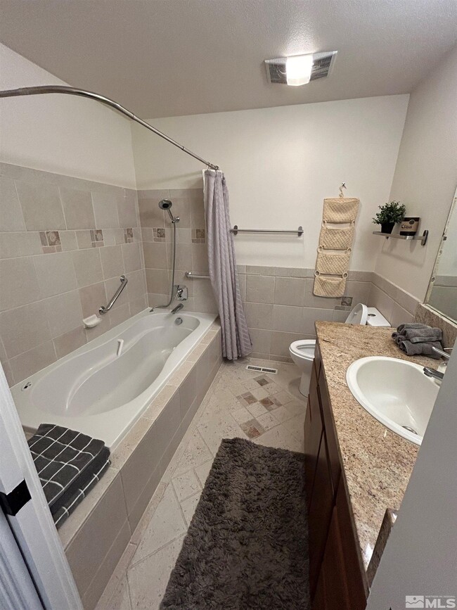 Foto del edificio - 655 E Riverview Cir