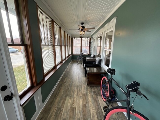 Building Photo - FULLY FURNISHED 3-bedroom, 2.0 bathroom home in Saint Joseph