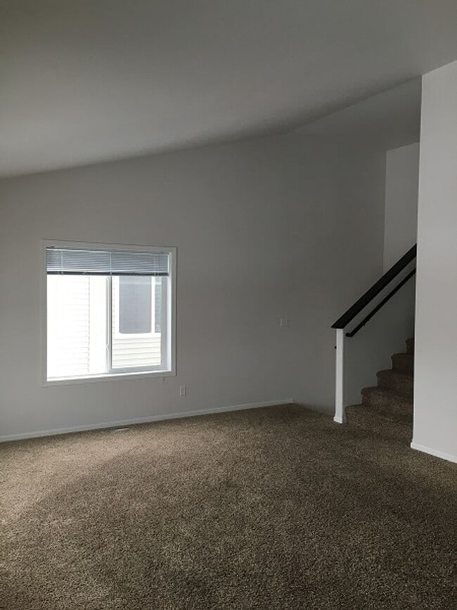 Foto del edificio - 3 bed 3 bath