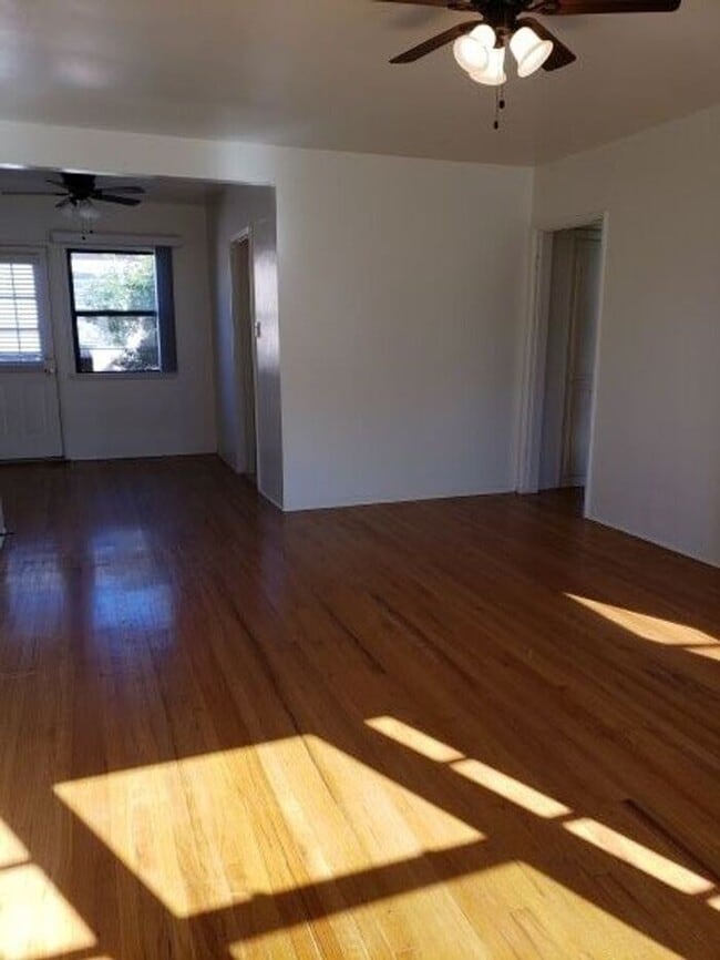 Foto del edificio - $500 REBATE Bright upper end (2bdr) in Nor...