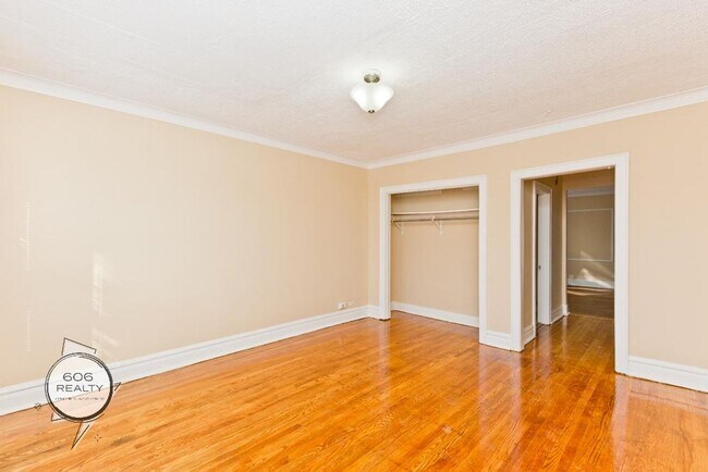 Foto del edificio - Beautiful Berwyn Apartment on Gunderson and 23rd!