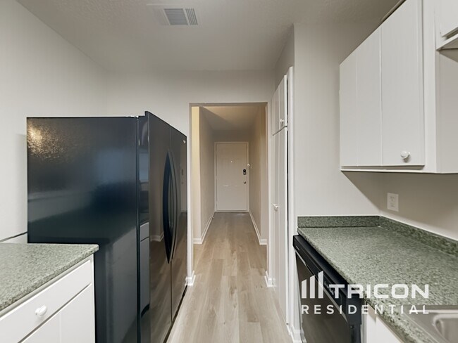 Foto del edificio - 612 Circleview Dr
