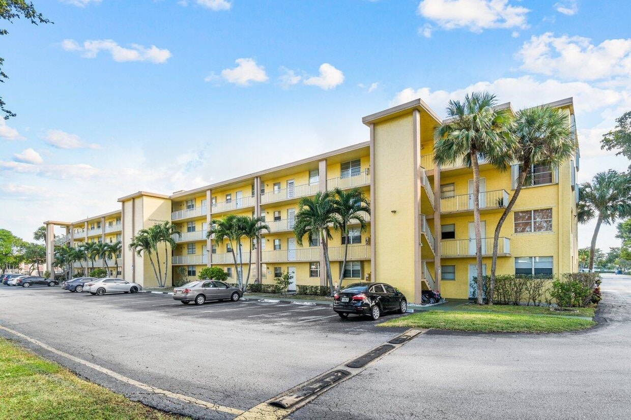 9949 Sandalfoot Blvd Unit 518, Boca Raton, FL 33428 Condo for Rent in