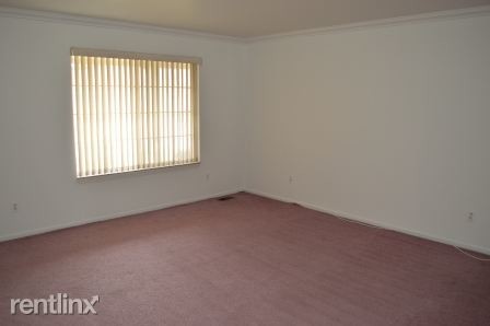 Building Photo - 16996 Cristina Ct