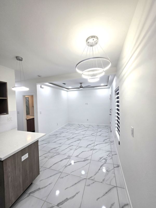 Building Photo - 3201 Magdalena St