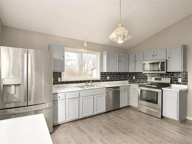 Foto del edificio - 1068 122nd Ave NW