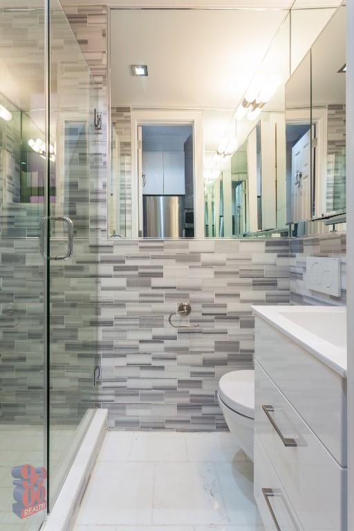 Foto del edificio - 221 E 23rd St