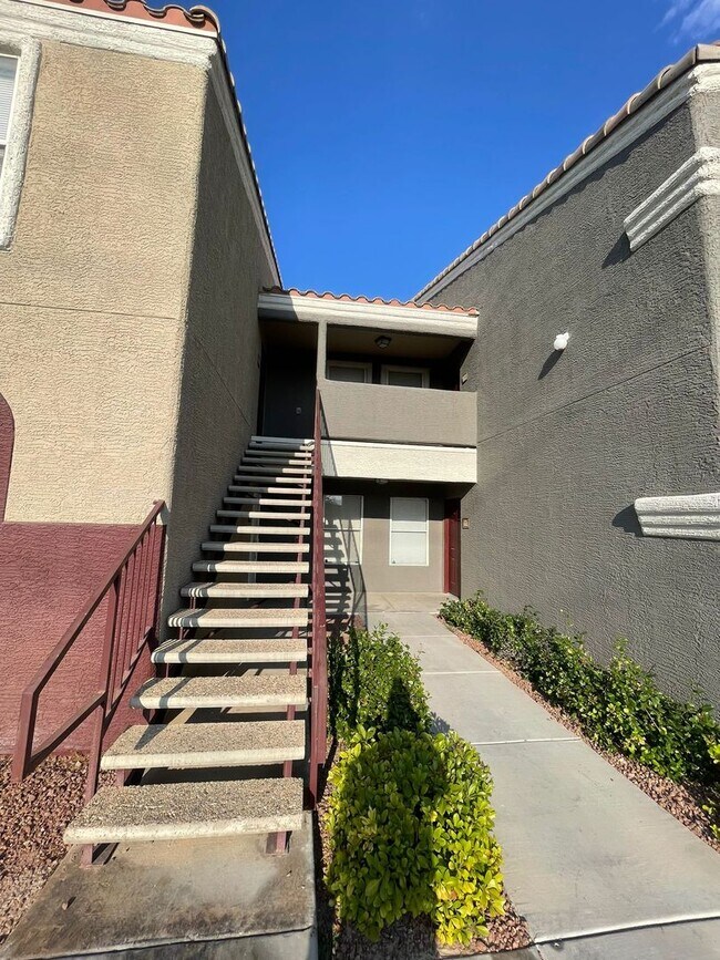 Building Photo - 5055 W Hacienda Ave