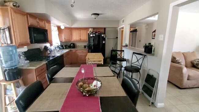 Foto del edificio - 1149 Carlos Rey Cir SW