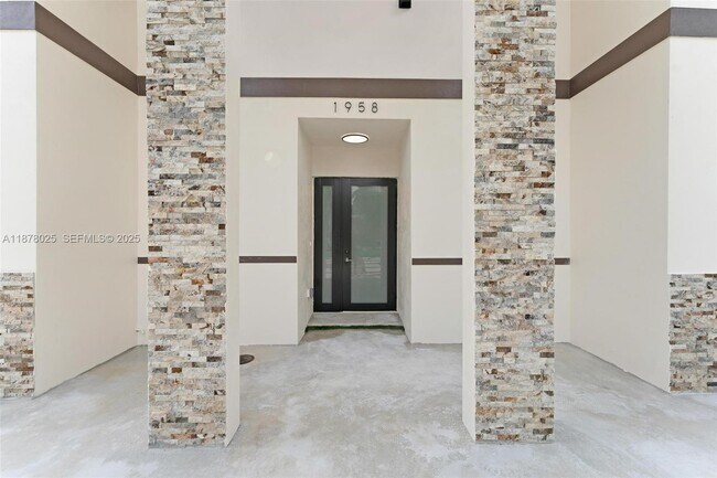 Foto del edificio - 1962 NW 107th St